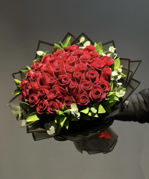 100 kırmızı gül buketi