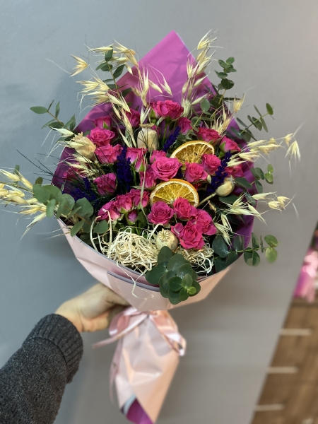 Pembe çardak gül buketi